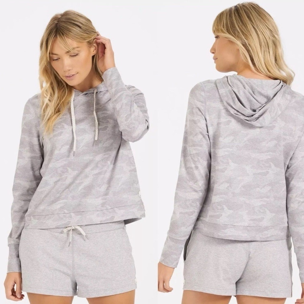 Vuori Halo Essential Hoodie in Palo Heather Camo size small